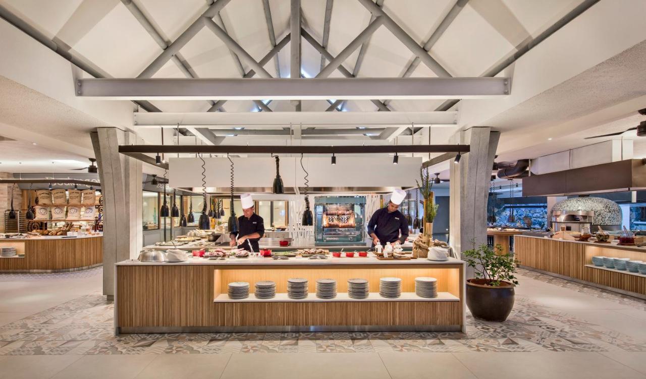 Constance Belle Mare Plage Ngoại thất bức ảnh The buffet at the airport
