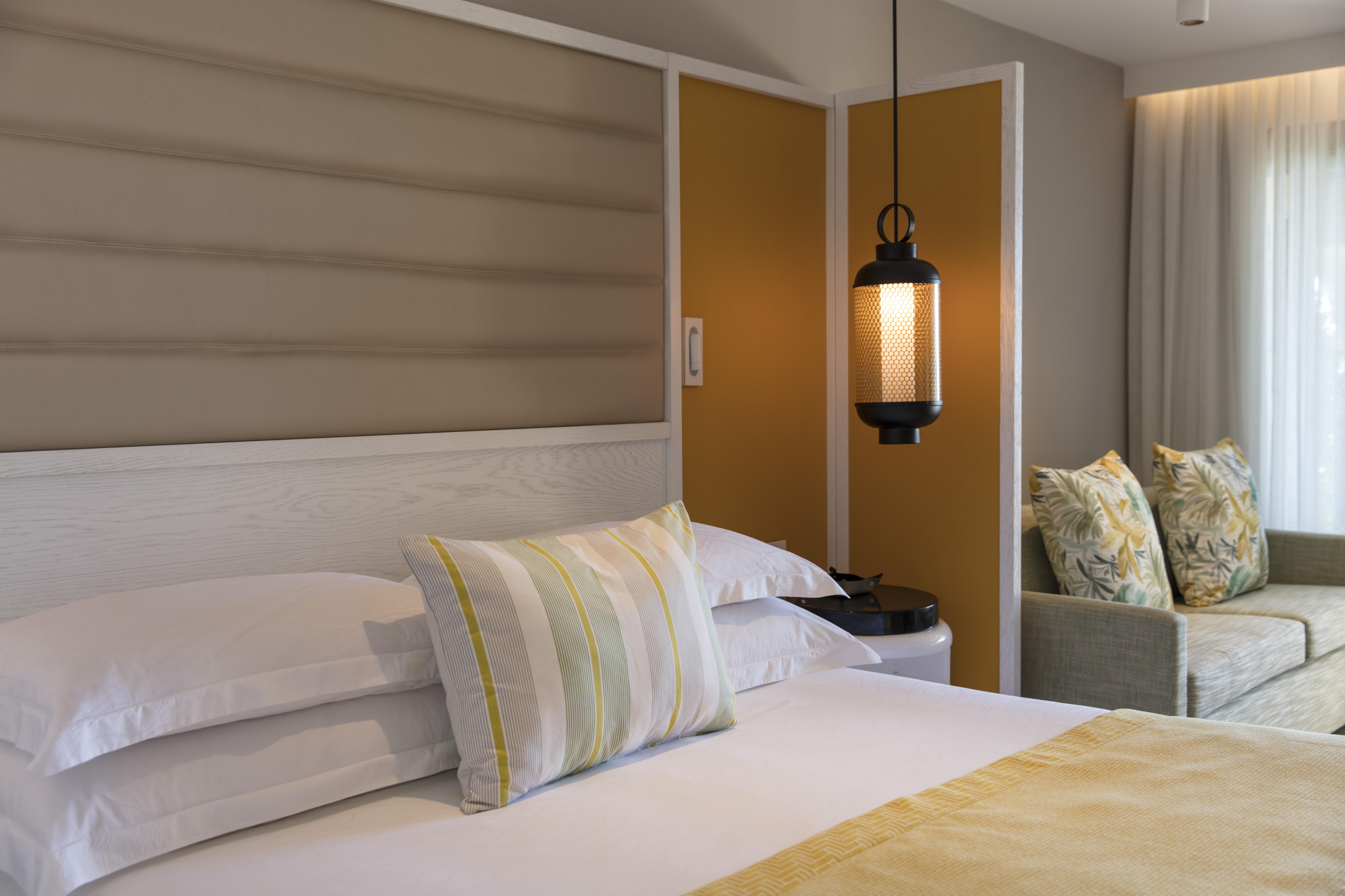Constance Belle Mare Plage Ngoại thất bức ảnh A bedroom at the hotel