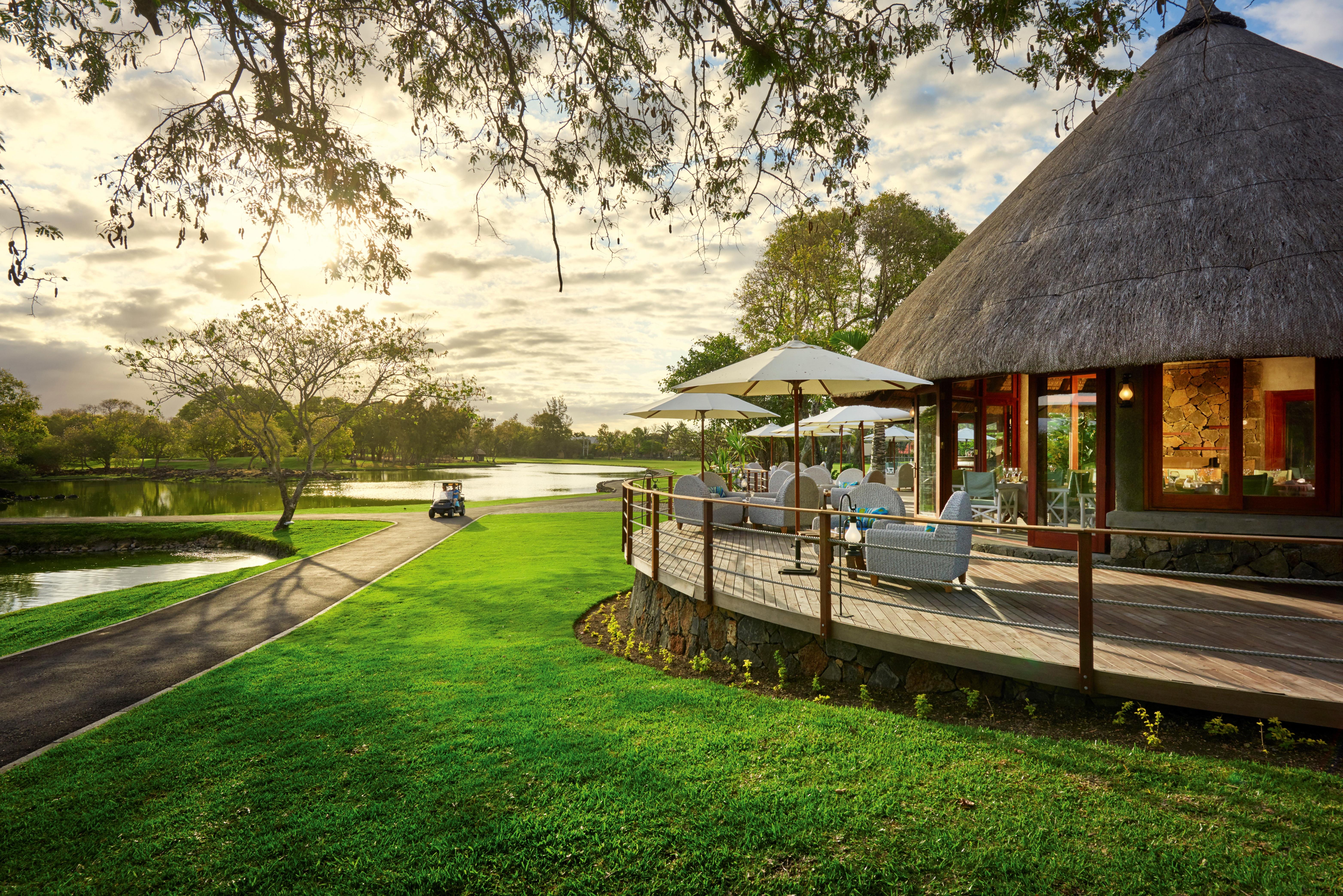 Constance Belle Mare Plage Ngoại thất bức ảnh The clubhouse at the Leopard Hills Golf Course